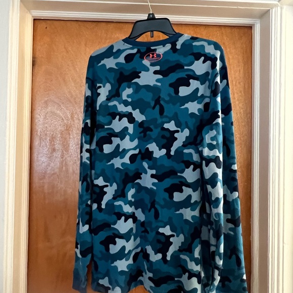 Under Armour Men’s Blue Camouflage Print Cold Gear Loose Fit Shirt - Picture 2 of 6